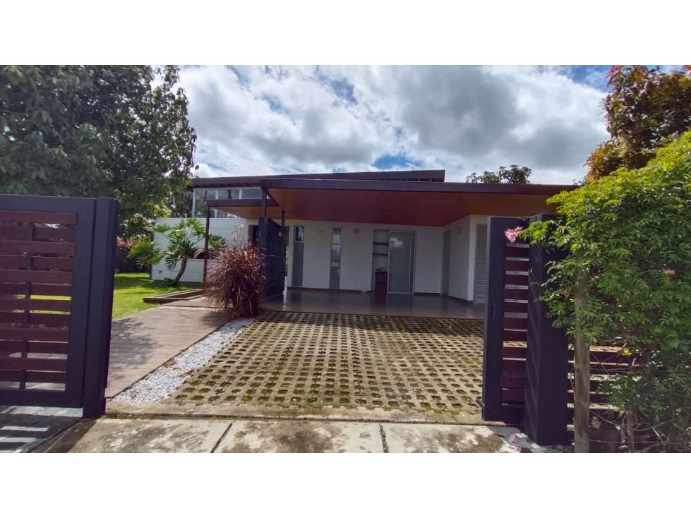 Casa Campestre en arriendo Antioquia Rionegro El Porvenir 400 m2 Habitaciones 3 Baños 5 Garajes 2 Precio $7300000