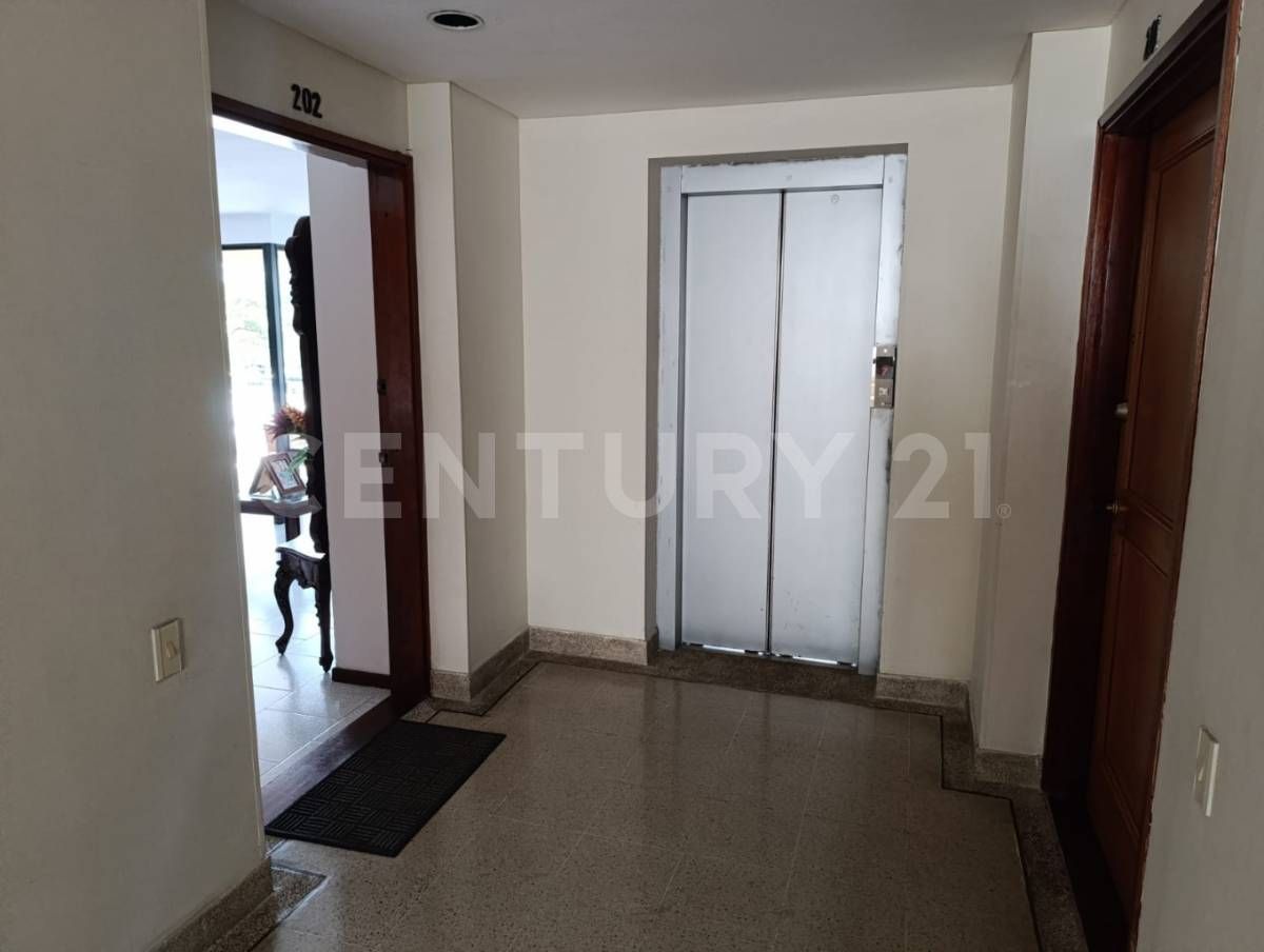 Apartamento en arriendo Valle Del Cauca Cali El Ingenio 130 m2 Habitaciones 3 Baños 2 Garajes 1 Precio $3500000