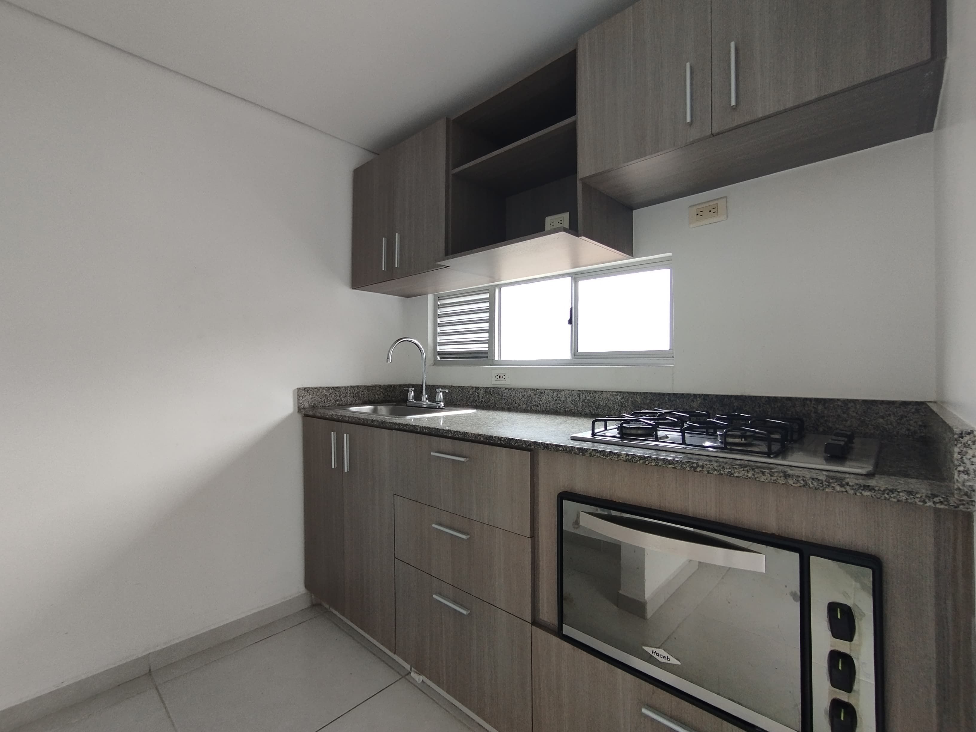 Apartamento en arriendo Antioquia Envigado Las Antillas 65 m2 Habitaciones 2 Baños 2 Garajes 2 Precio $2500000