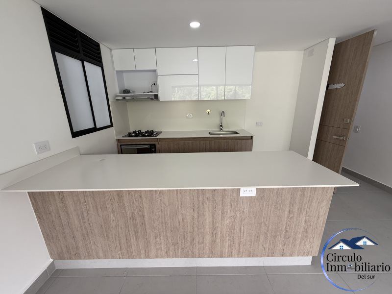 Apartamento en arriendo Antioquia Envigado Primavera 90 m2 Habitaciones 3 Baños 2 Garajes 2 Precio $4000000