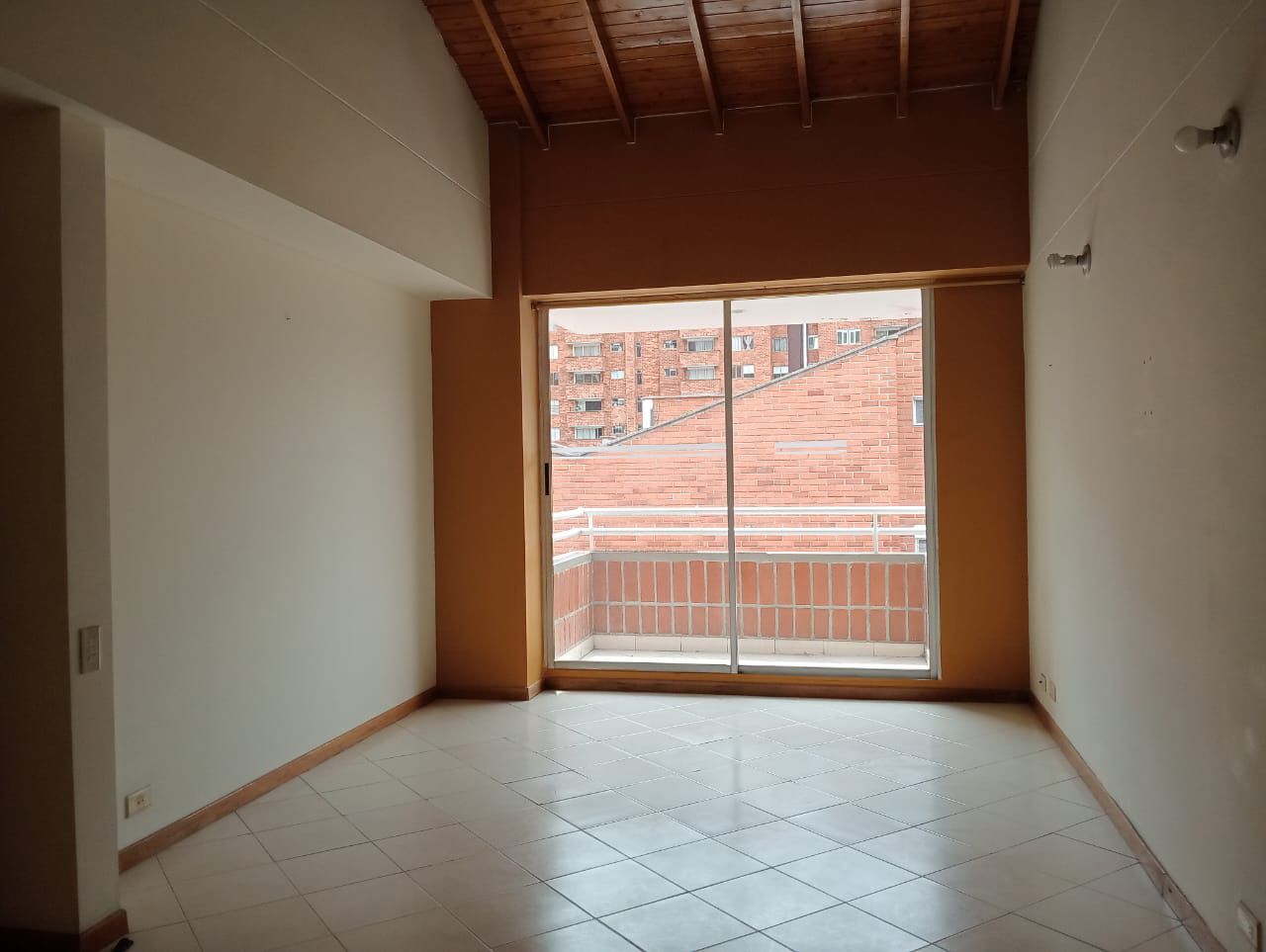 Apartamento en venta Antioquia Medellín Ferreni 124 m2 Habitaciones 4 Baños 2 Garajes 1 Precio $460000000