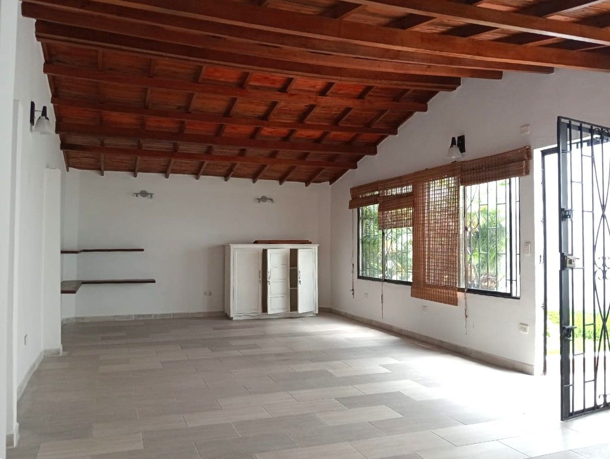 Oficina en arriendo Antioquia Medellín Lorena 350 m2 Habitaciones 0 Baños 4 Garajes 0 Precio $13800000