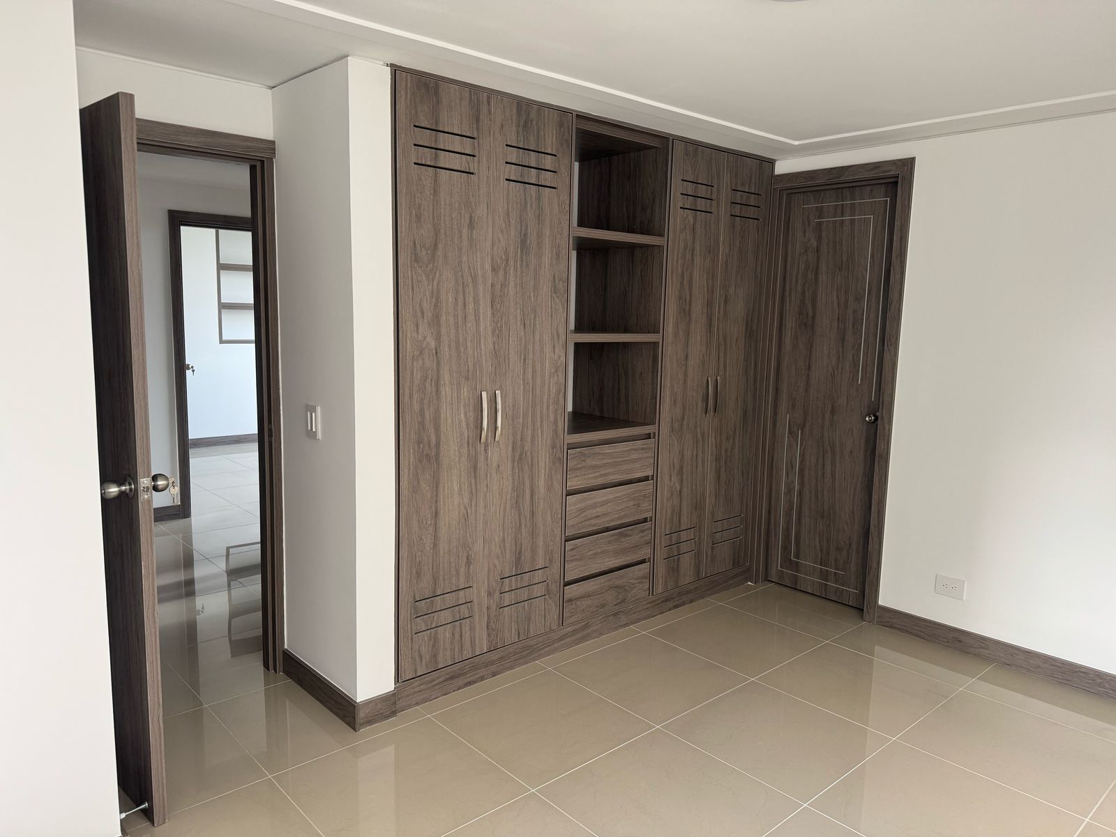 Apartamento en venta Valle Del Cauca Cali Nueva Tequendama 117 m2 Habitaciones 3 Baños 2 Garajes 2 Precio $510000000