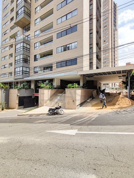 Apartamento en arriendo Antioquia Medellín Castropol 105 m2 Habitaciones 2 Baños 3 Garajes 1 Precio $6500000