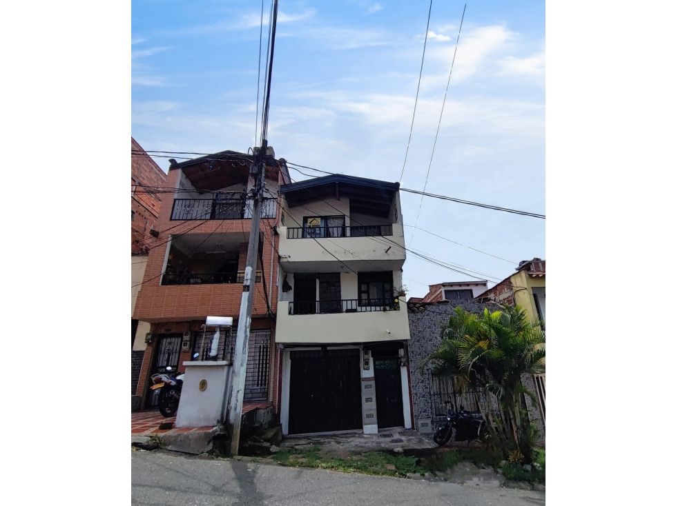 Apartamento en venta Antioquia Medellín Medellín 86 m2 Habitaciones 2 Baños 1 Garajes 0 Precio $240000000