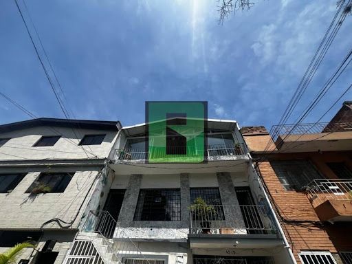 Casa en arriendo Antioquia Medellín San Joaquin 240 m2 Habitaciones 6 Baños 3 Garajes 0 Precio $5000000