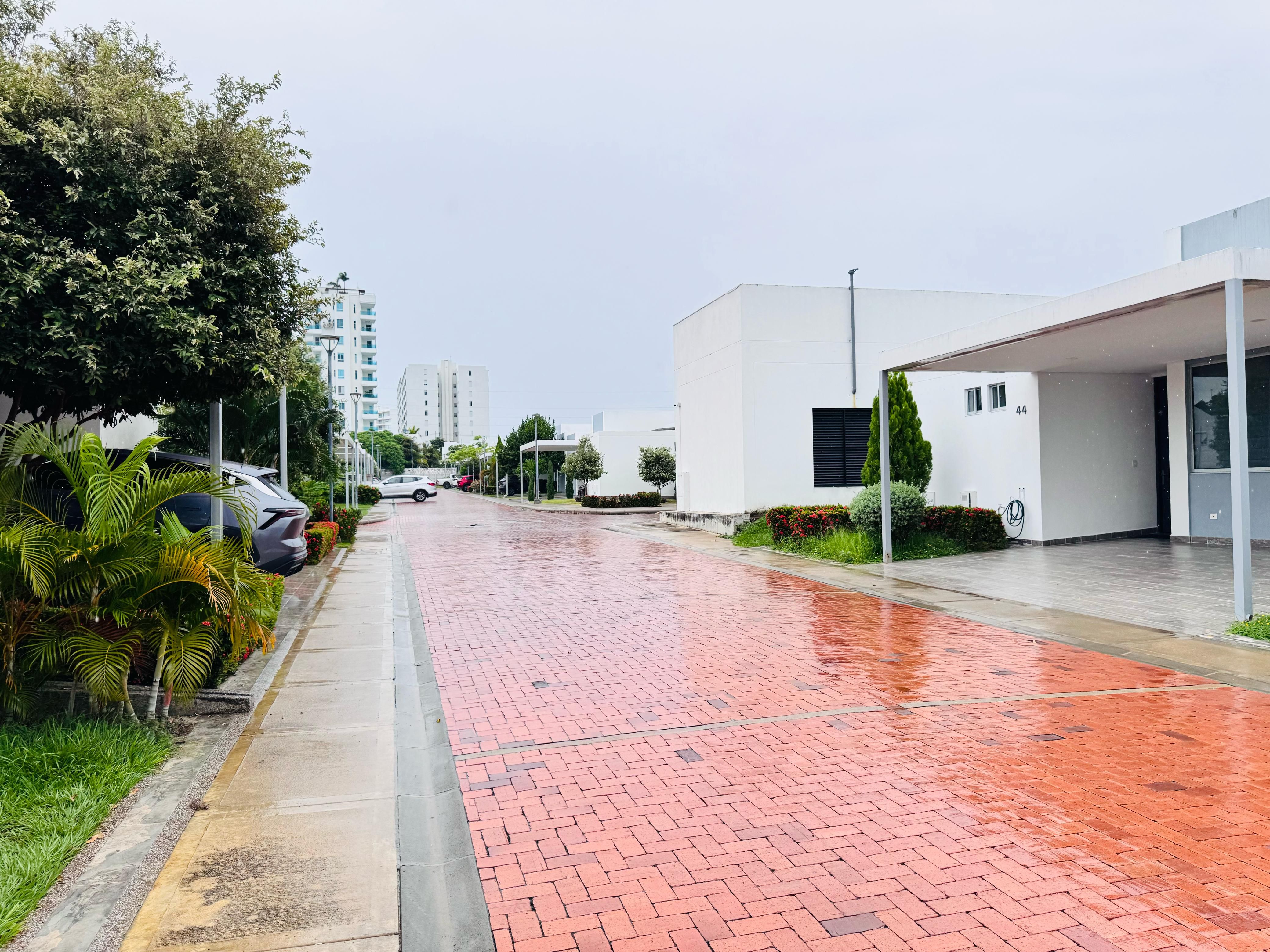 Casa en venta Huila Neiva El Triunfo 200 m2 Habitaciones 3 Baños 5 Garajes 2 Precio $880000000