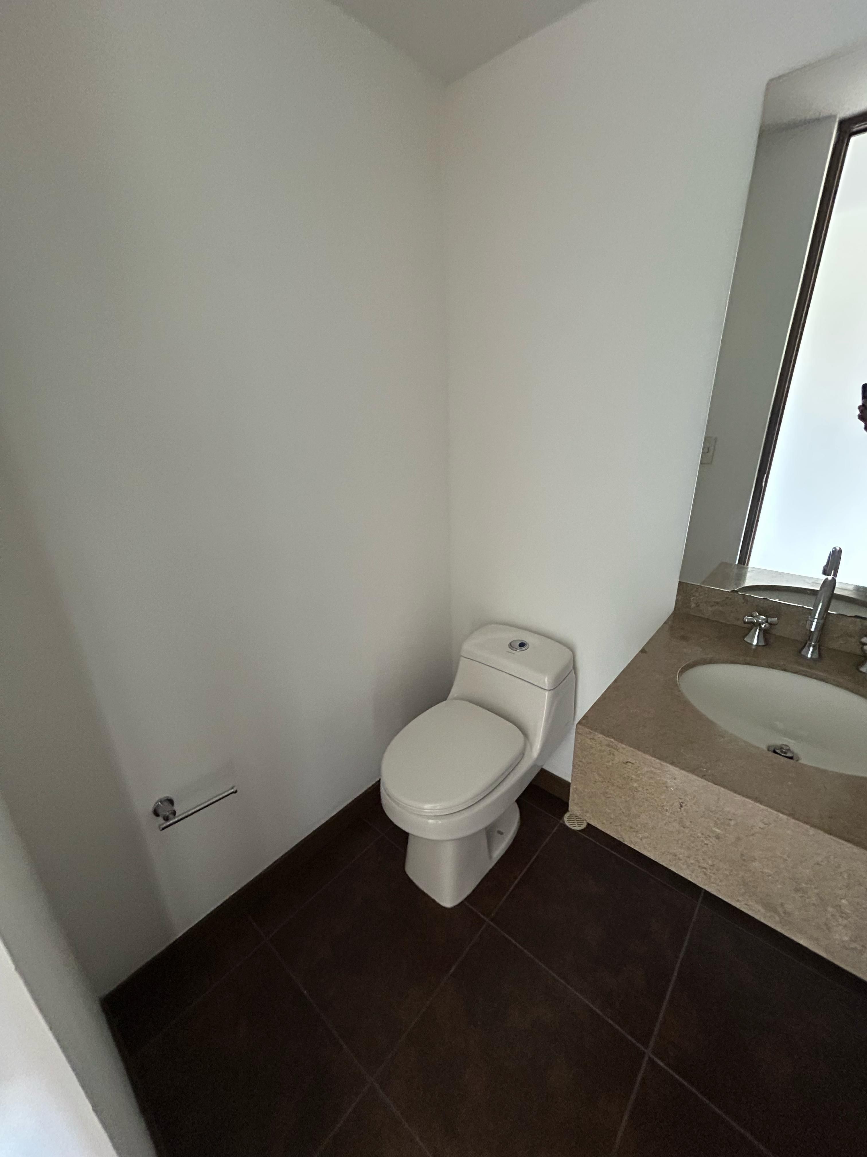 Apartamento en arriendo Antioquia Envigado La Inmaculada 90 m2 Habitaciones 3 Baños 3 Garajes 1 Precio $4000000