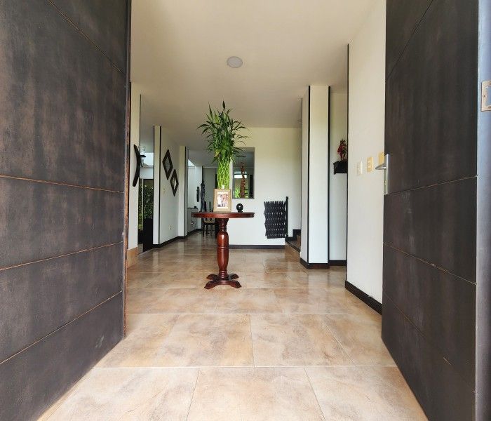 Casa en venta Valle Del Cauca Jamundí Sachamate 337 m2 Habitaciones 5 Baños 7 Garajes 6 Precio $850000000