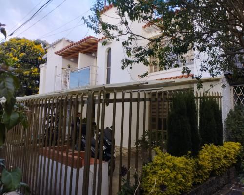 Casa en venta Cundinamarca Bogotá El Morisco 101 m2 Habitaciones 3 Baños 2 Garajes 2 Precio $495000000