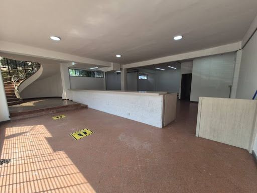 Oficina en arriendo Antioquia Medellín Guayabal 400 m2 Habitaciones 0 Baños 3 Garajes 4 Precio $18000000