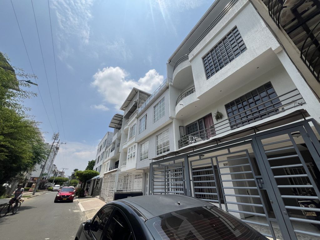 Apartamento en arriendo Valle Del Cauca Cali Ciudad Real 80 m2 Habitaciones 2 Baños 1 Garajes 0 Precio $1280000