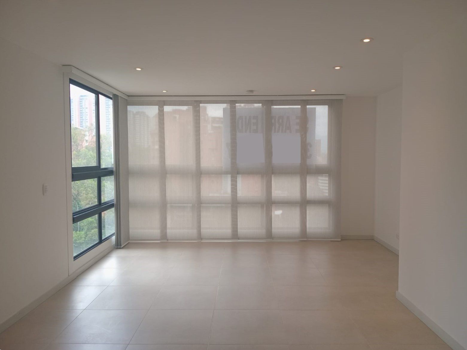 Apartamento en arriendo Antioquia Medellín Castropol 74 m2 Habitaciones 2 Baños 3 Garajes 1 Precio $4250000