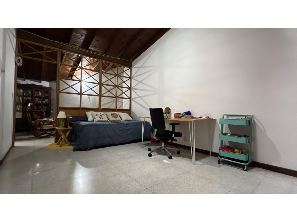 Casa en venta Antioquia Medellín Los Conquistadores 246 m2 Habitaciones 5 Baños 3 Garajes 2 Precio $1350000000