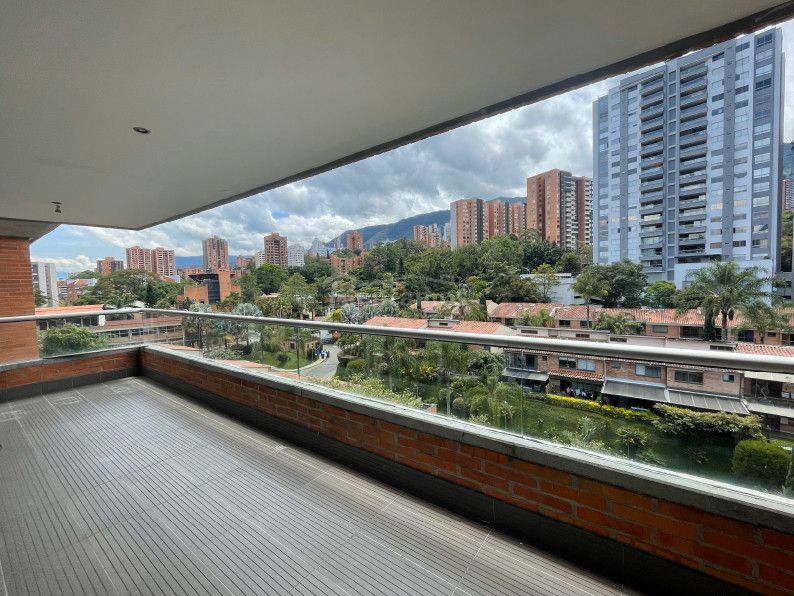 Apartamento en venta Antioquia Envigado Zúñiga 226 m2 Habitaciones 3 Baños 3 Garajes 4 Precio $1250000000