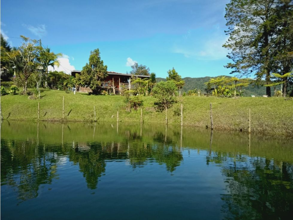 Finca en venta Antioquia Guatape Guatape 111 m2 Habitaciones 3 Baños 2 Garajes 2 Precio $875000000
