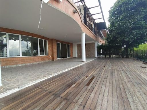 Casa en arriendo Antioquia Medellín El Tesoro 430 m2 Habitaciones 5 Baños 7 Garajes 4 Precio $15500000