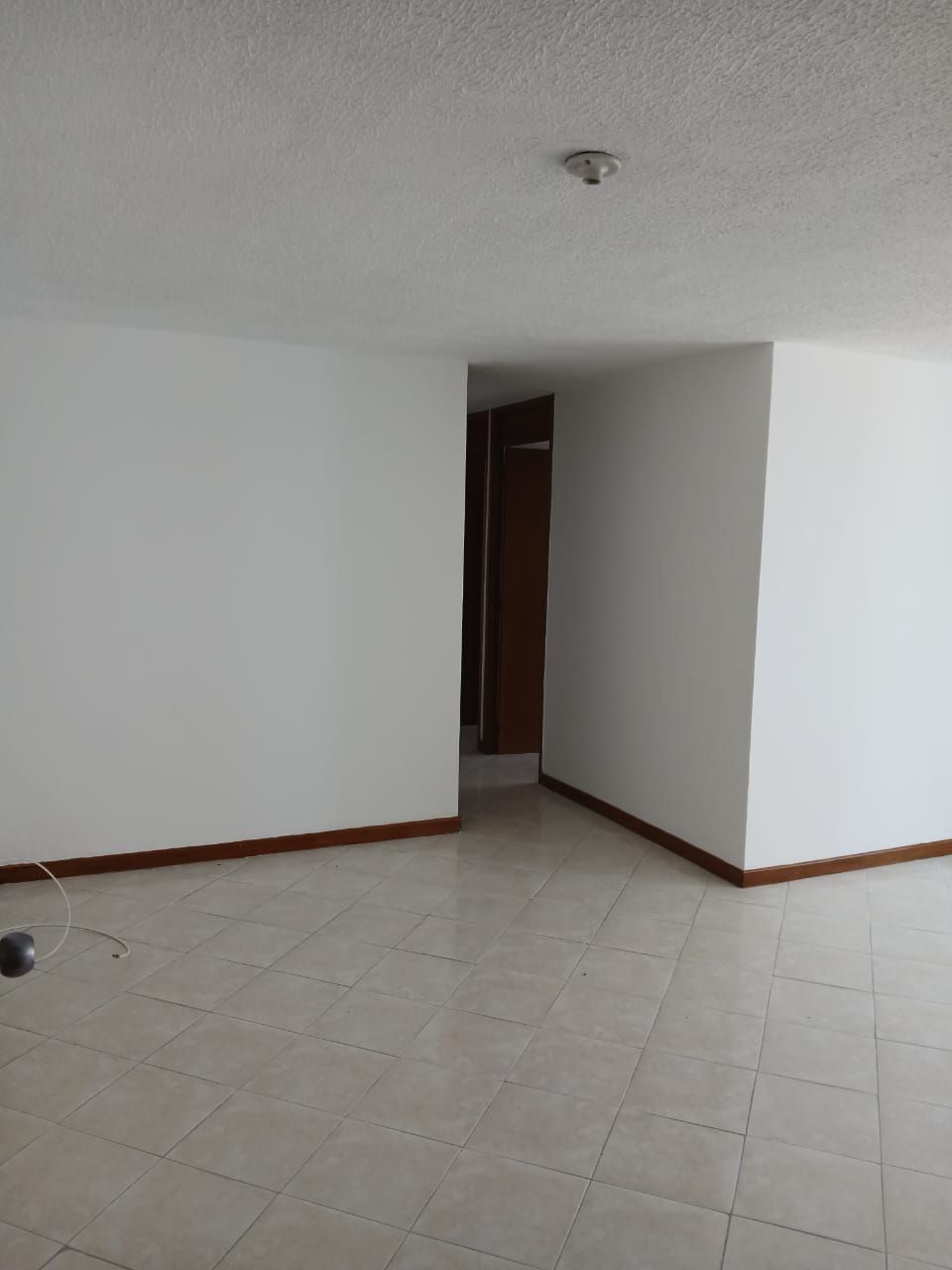 Apartamento en arriendo Antioquia Envigado Uribe Ángel 70 m2 Habitaciones 3 Baños 2 Garajes 1 Precio $2400000