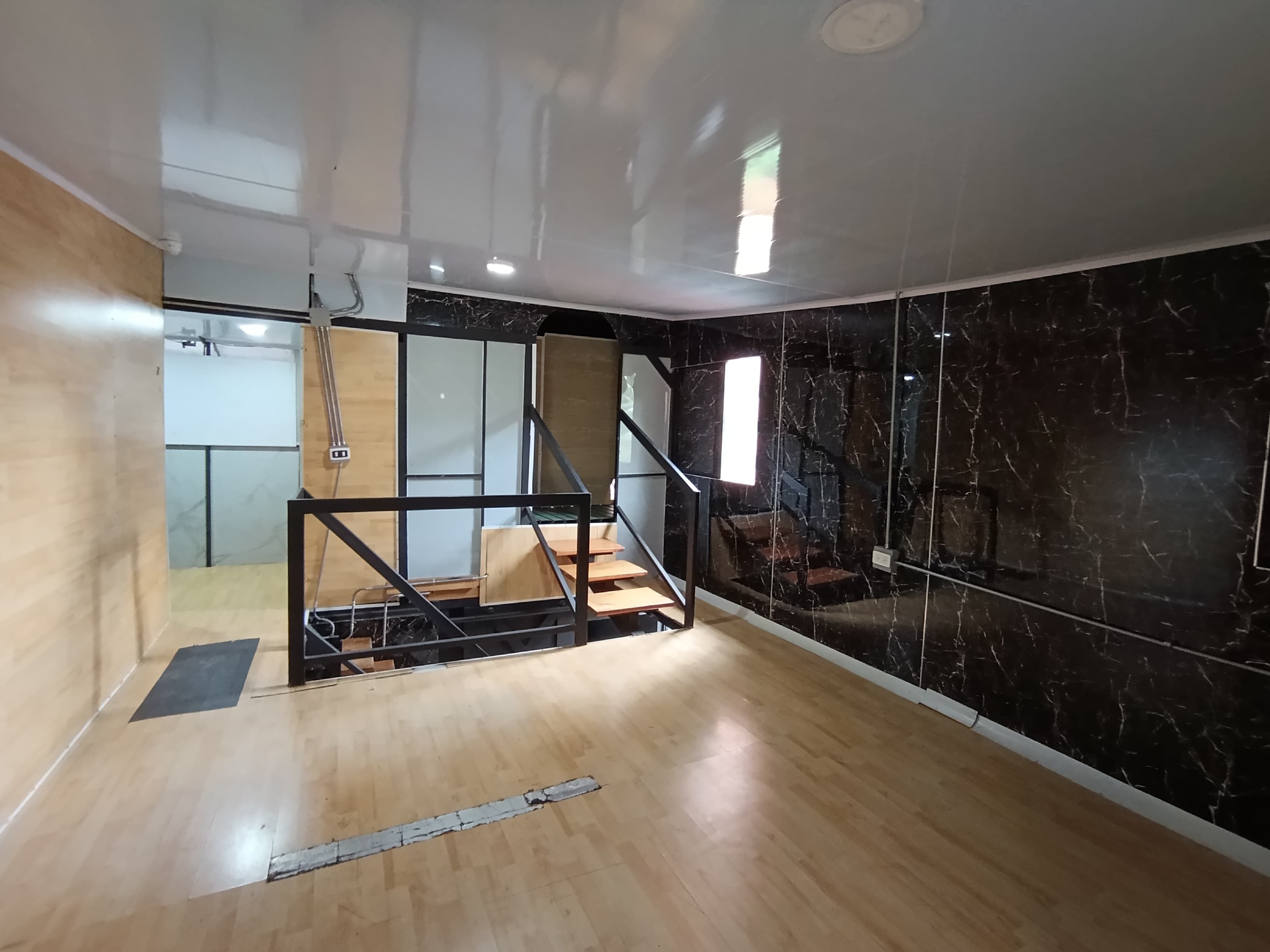 Oficina en arriendo Antioquia Medellín San Diego 130 m2 Habitaciones 0 Baños 2 Garajes 0 Precio $4200000