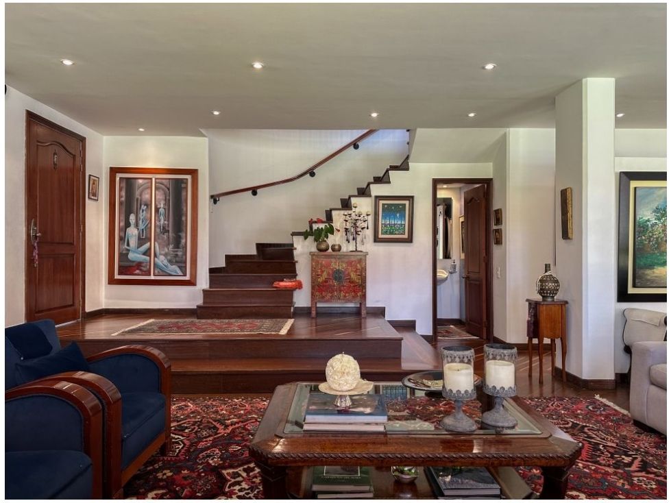 Casa en venta Cundinamarca Bogotá Santa Barbara Occidental - Edif Piamonte I 240 m2 Habitaciones 3 Baños 4 Garajes 3 Precio $1350000000