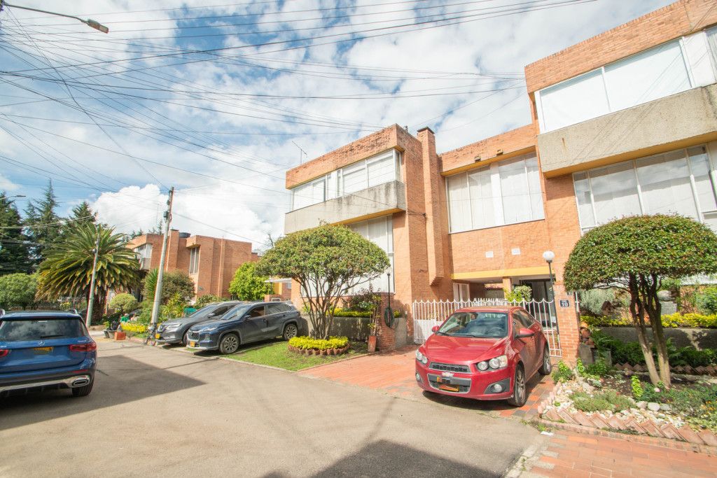 Casa en venta Cundinamarca Bogotá Maranta Iii Sector 96 m2 Habitaciones 3 Baños 2 Garajes 2 Precio $650000000