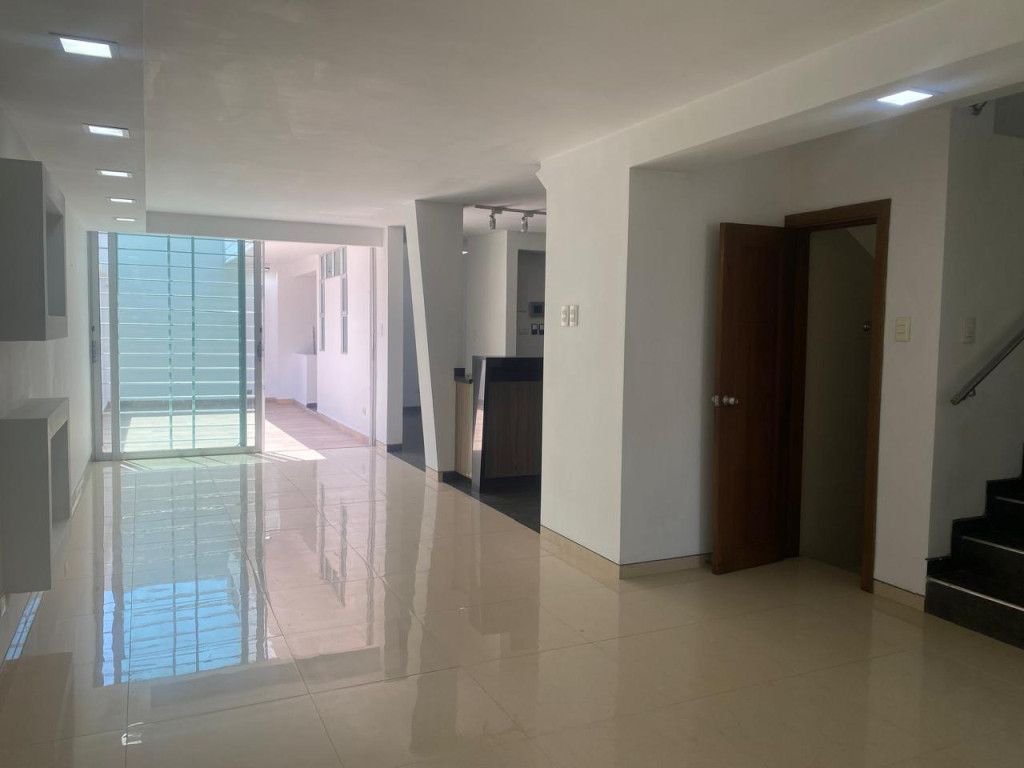 Casa en arriendo Atlántico Barranquilla El Limoncito 206 m2 Habitaciones 4 Baños 4 Garajes 2 Precio $5000000