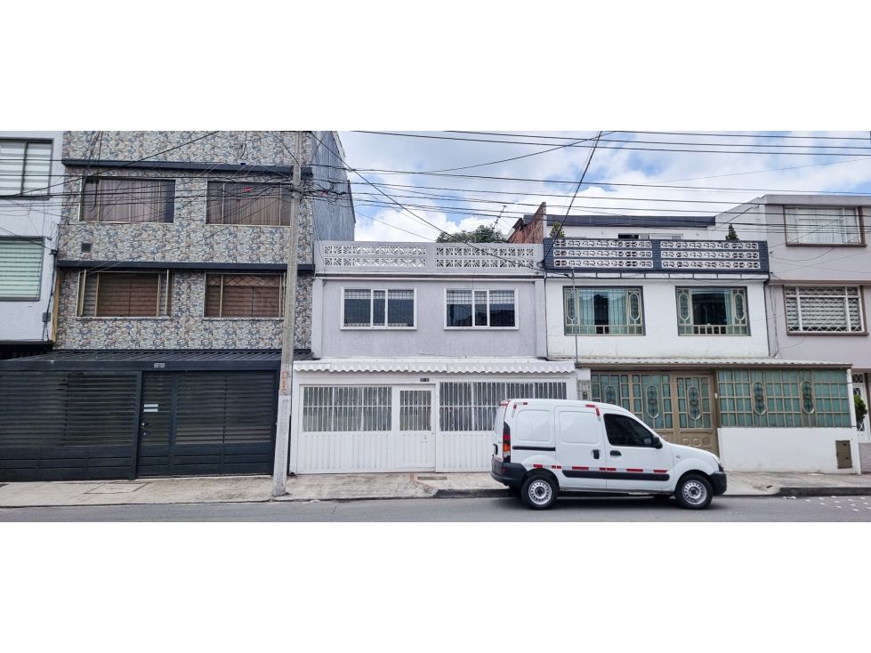 Casa en venta Cundinamarca Bogotá La Estrada 200 m2 Habitaciones 6 Baños 4 Garajes 3 Precio $740000000