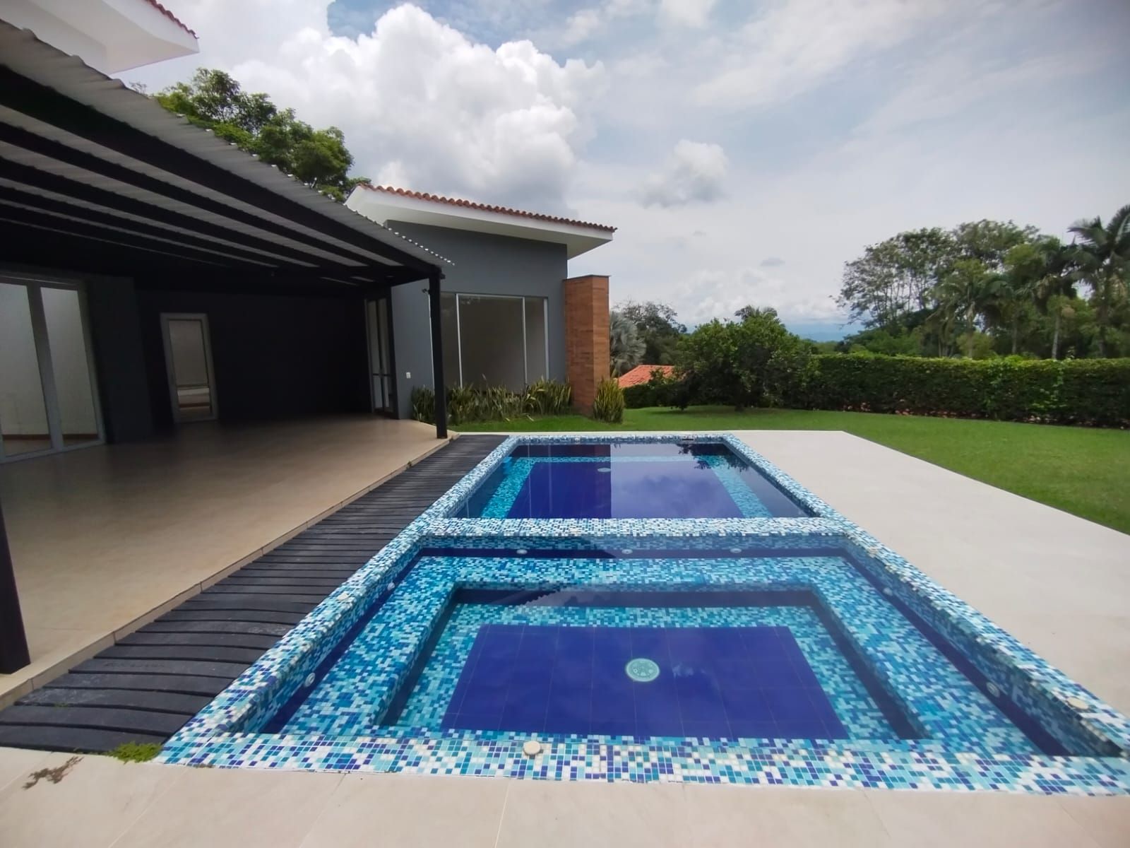 Casa Campestre en arriendo Risaralda Pereira Ur Rincon De La Palma 445 m2 Habitaciones 4 Baños 5 Garajes 6 Precio $8400000