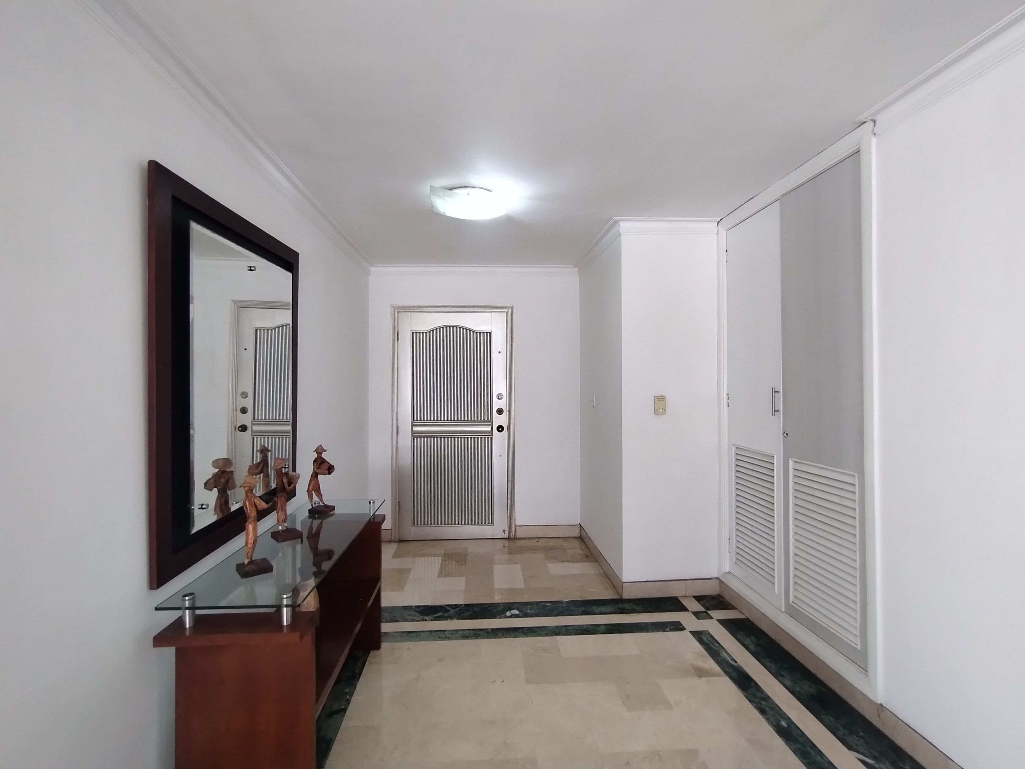 Apartamento en arriendo Atlántico Barranquilla El Prado 160 m2 Habitaciones 3 Baños 3 Garajes 2 Precio $5600000