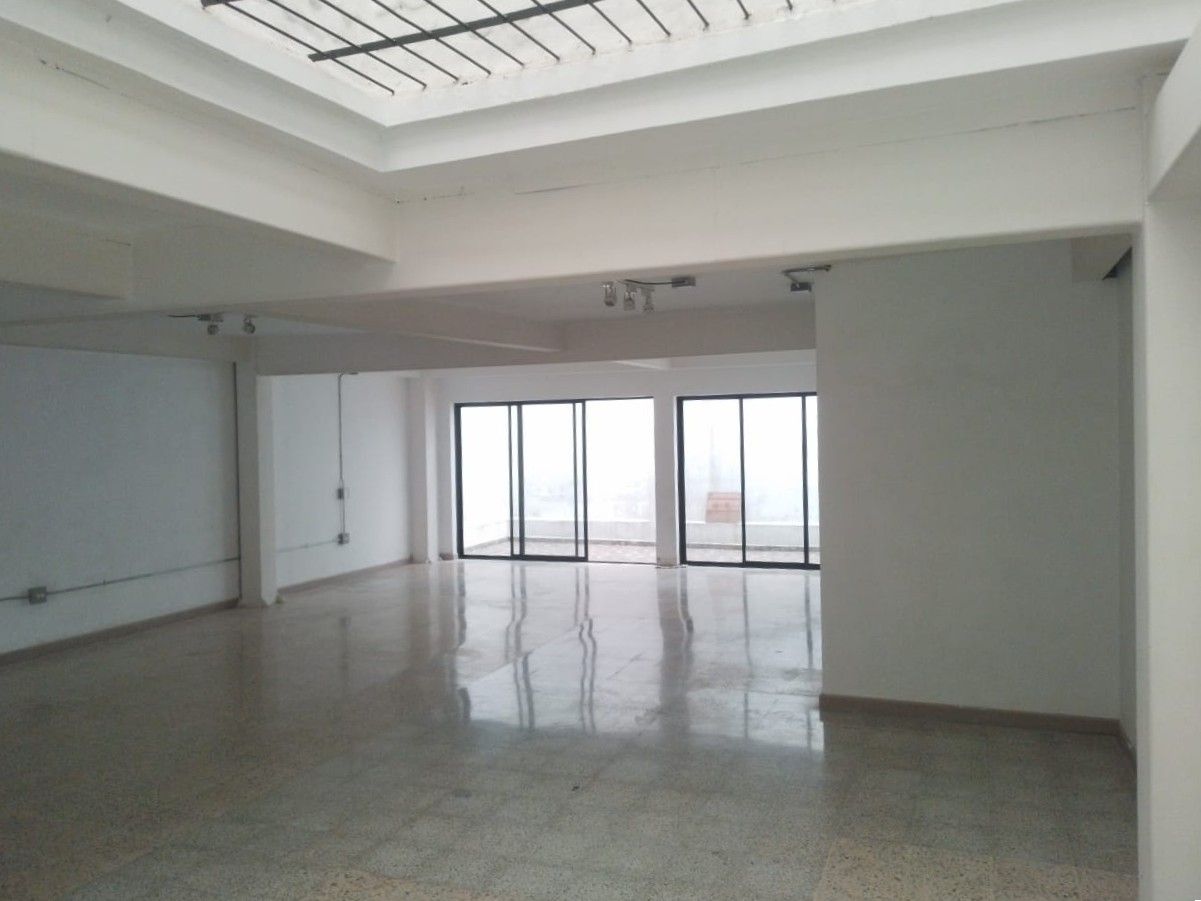 Local en arriendo Antioquia Medellín Belen 387 m2 Habitaciones 0 Baños 2 Garajes 0 Precio $13000000