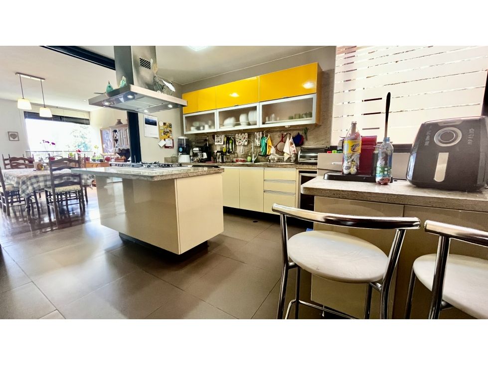 Apartamento en venta Cundinamarca Bogotá La Calleja 264 m2 Habitaciones 3 Baños 5 Garajes 4 Precio $1850000000