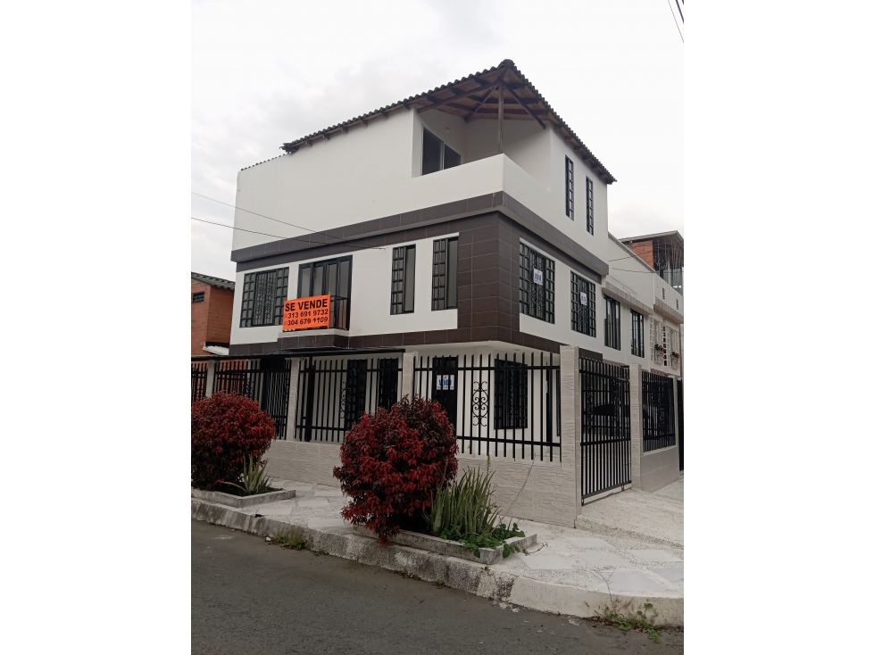 Casa en venta Valle Del Cauca Palmira Poblado De Confaunión 200 m2 Habitaciones 4 Baños 3 Garajes 2 Precio $450000000