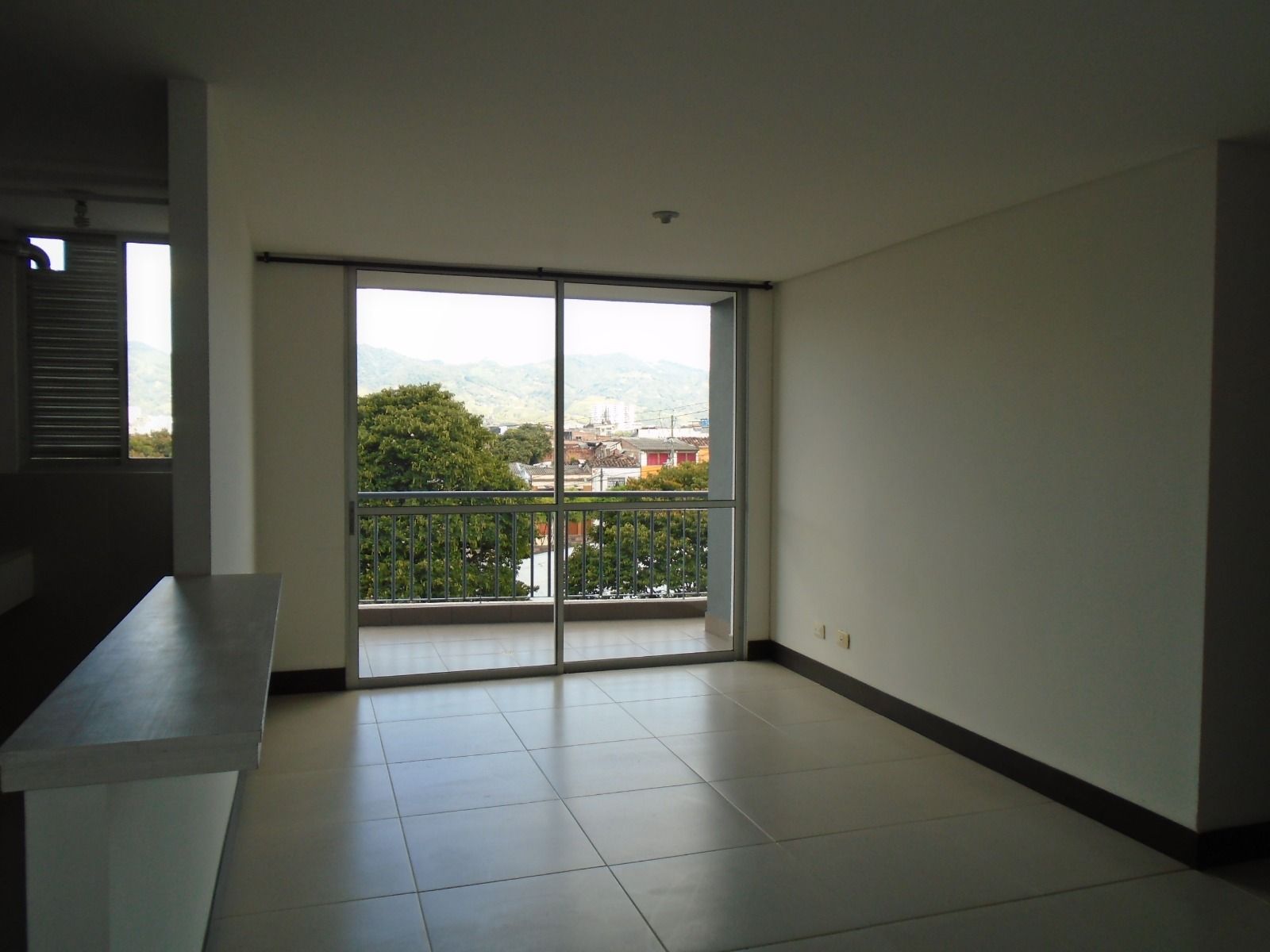 Apartamento en arriendo Risaralda Pereira Los Rosales 80 m2 Habitaciones 3 Baños 2 Garajes 1 Precio $2700000