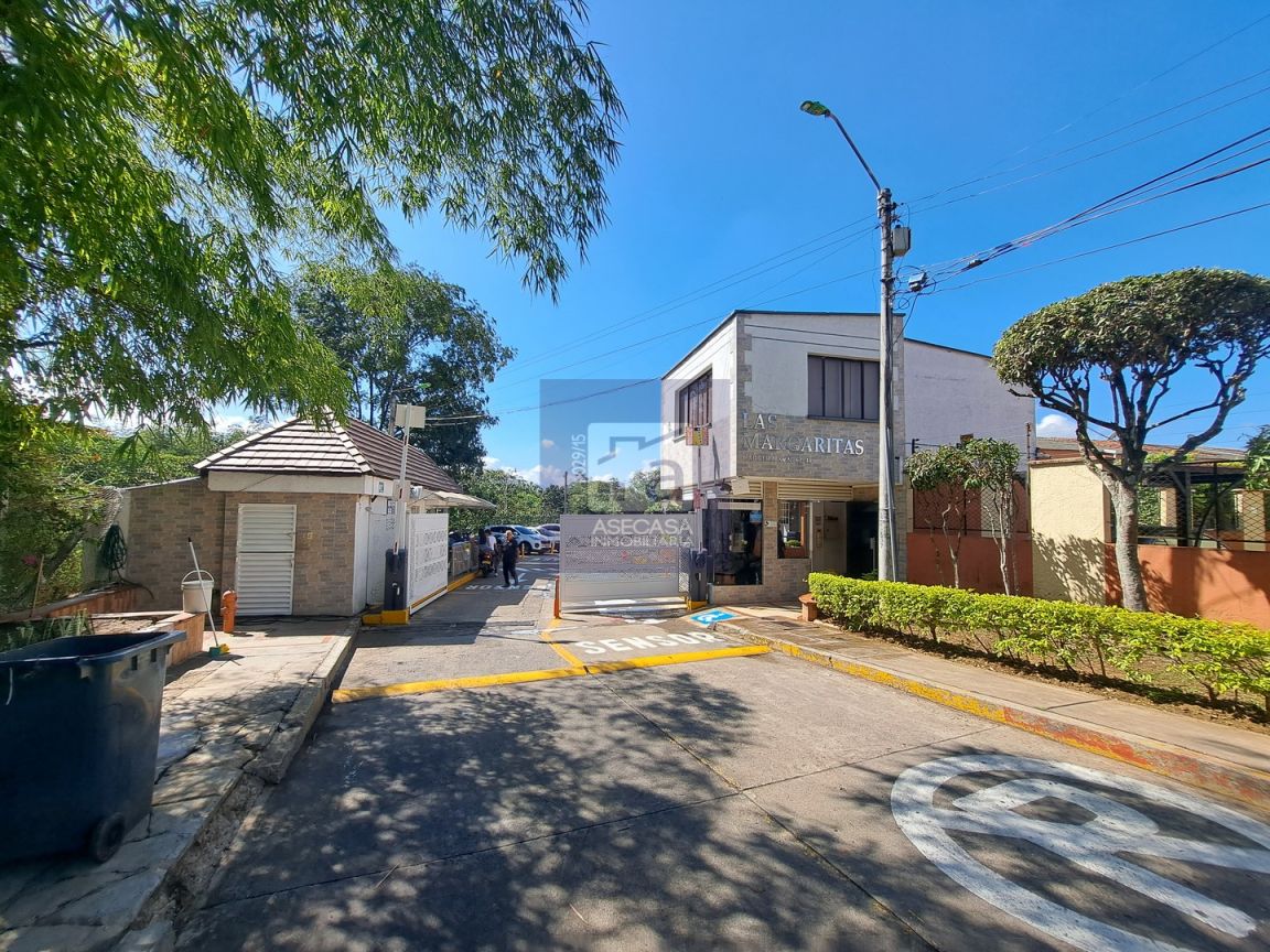 Casa en arriendo Santander Bucaramanga Conjunto Multifamiliar Arco Iris 96 m2 Habitaciones 3 Baños 3 Garajes 1 Precio $1768000