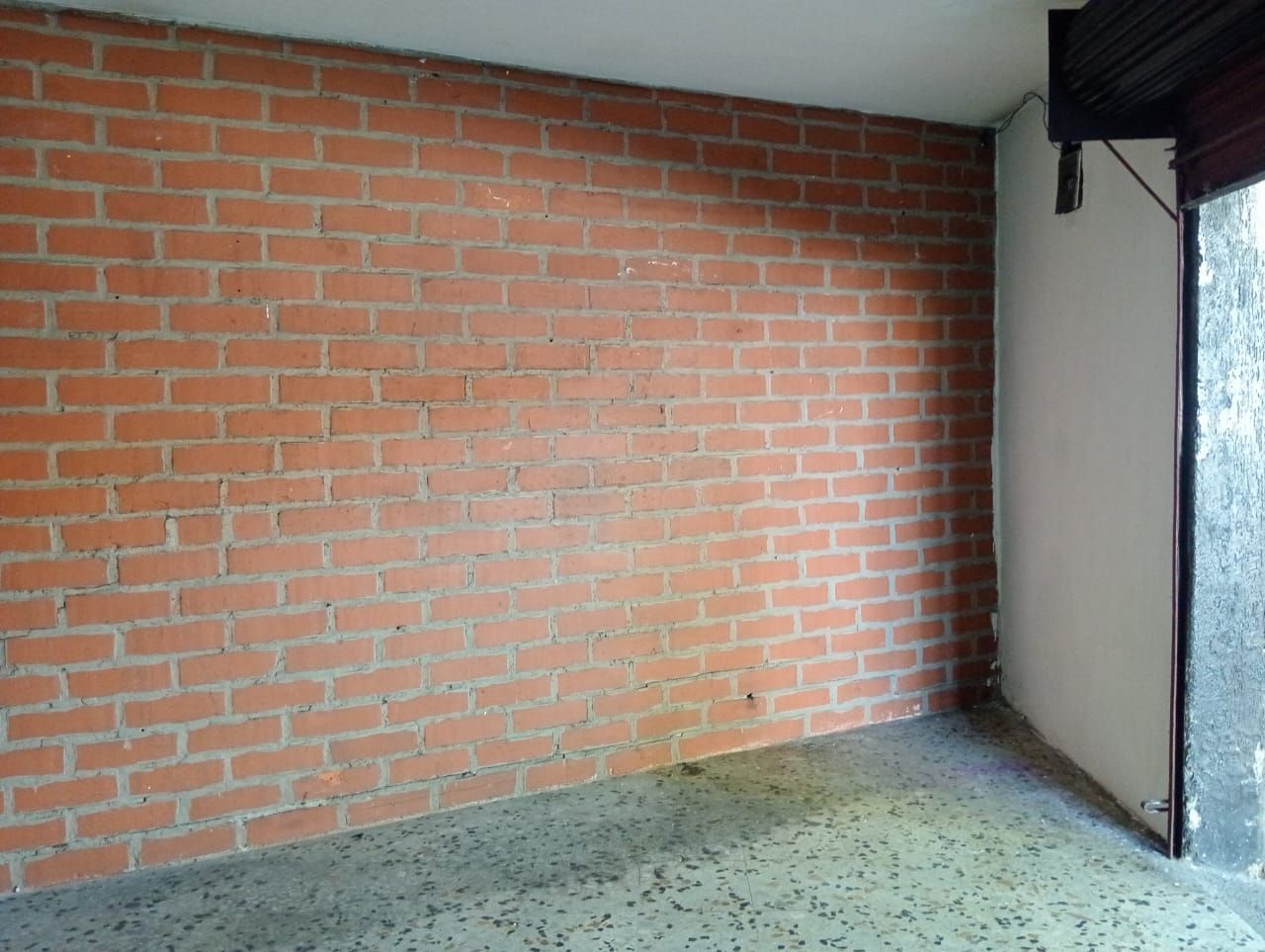 Local en arriendo Antioquia Medellín Carlos E Restrepo 30 m2 Habitaciones 0 Baños 1 Garajes 0 Precio $2400000