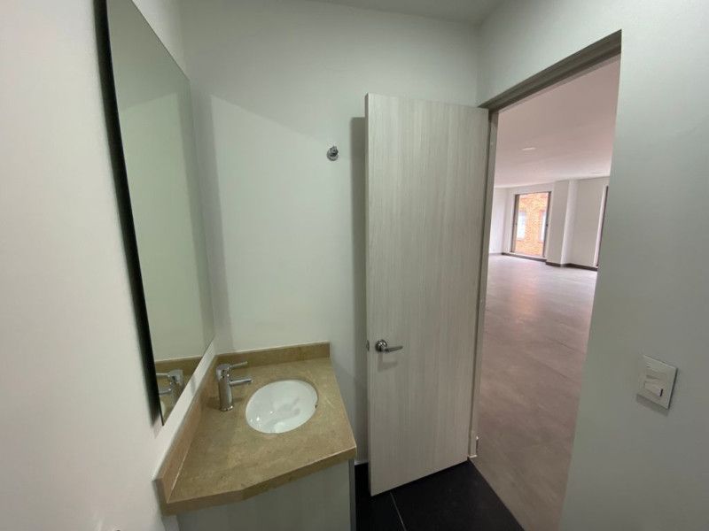 Oficina en venta Cundinamarca Bogotá Chicó Norte 67 m2 Habitaciones 0 Baños 1 Garajes 2 Precio $710000000