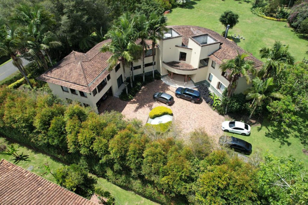 Casa en arriendo Antioquia Rionegro Rionegro 800 m2 Habitaciones 6 Baños 5 Garajes 8 Precio $19000000