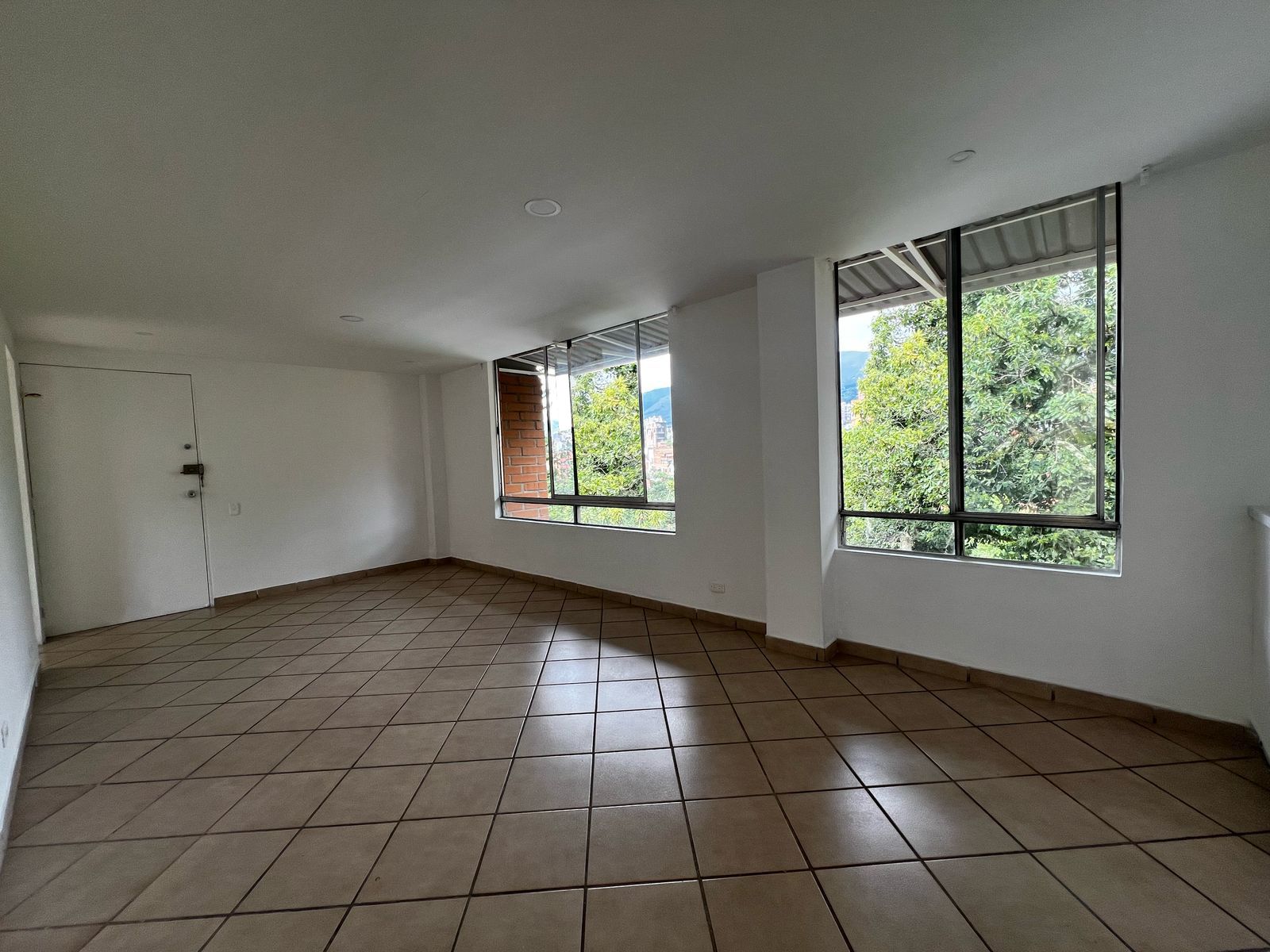 Apartamento en arriendo o venta Antioquia Envigado El Dorado 75 m2 Habitaciones 3 Baños 2 Garajes 0 Precio venta $470000000 Precio arriendo $2750000