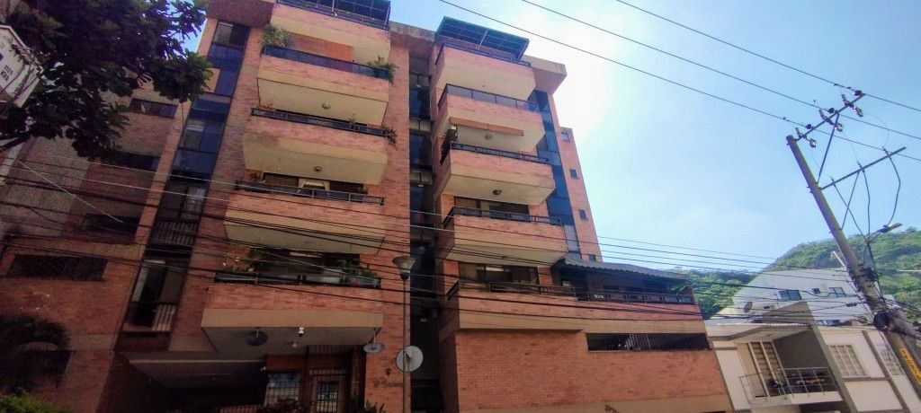 Apartamento en venta Valle Del Cauca Cali Santa Mónica 202 m2 Habitaciones 3 Baños 3 Garajes 2 Precio $750000000