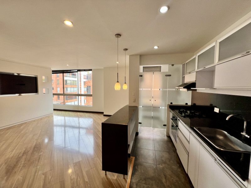 Apartamento en arriendo Cundinamarca Bogotá Santa Barbara Occidental 74 m2 Habitaciones 1 Baños 2 Garajes 1 Precio $3650000