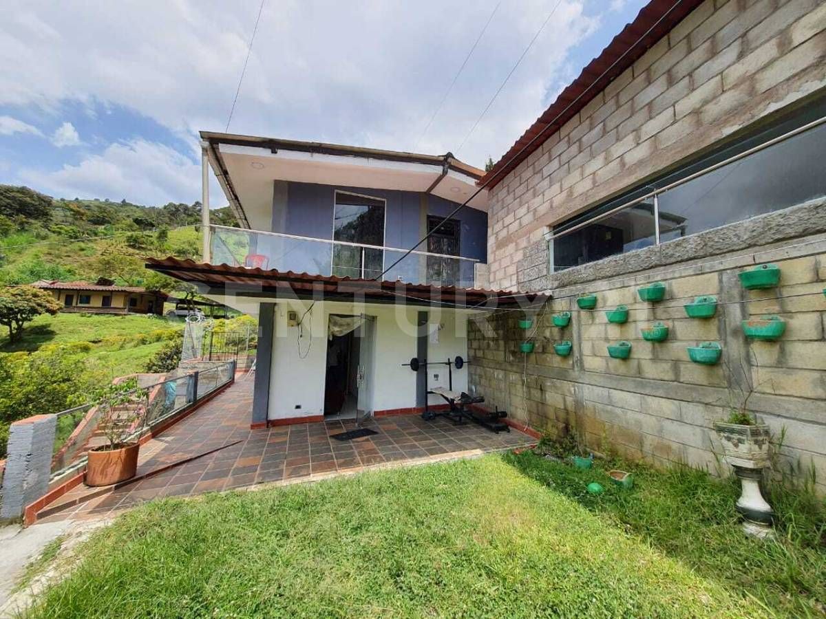 Casa en venta Antioquia Copacabana Copacabana 350 m2 Habitaciones 8 Baños 8 Garajes 5 Precio $800000000