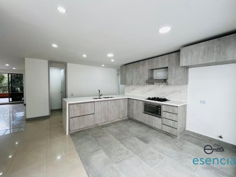 Apartamento en arriendo Antioquia Medellín Urbanizacion Villa Paula 250 m2 Habitaciones 3 Baños 3 Garajes 3 Precio $8900000