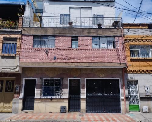 Casa en venta Cundinamarca Bogotá La Estrada 390 m2 Habitaciones 6 Baños 5 Garajes 1 Precio $550000000