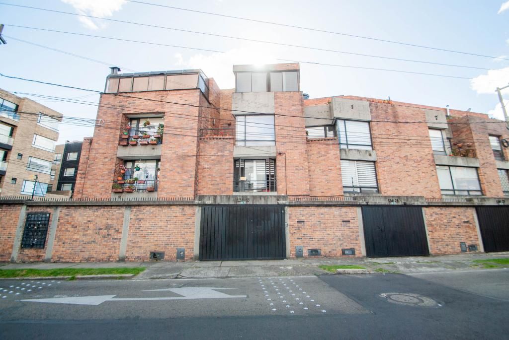 Casa en venta Cundinamarca Bogotá El Contador 170 m2 Habitaciones 3 Baños 3 Garajes 2 Precio $775000000