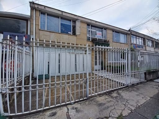 Casa en venta Cundinamarca Bogotá La Castellana 308 m2 Habitaciones 5 Baños 3 Garajes 2 Precio $1500000000