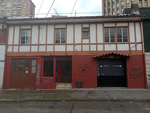 Casa en venta Cundinamarca Bogotá Armenia 430 m2 Habitaciones 5 Baños 5 Garajes 1 Precio $1250000000