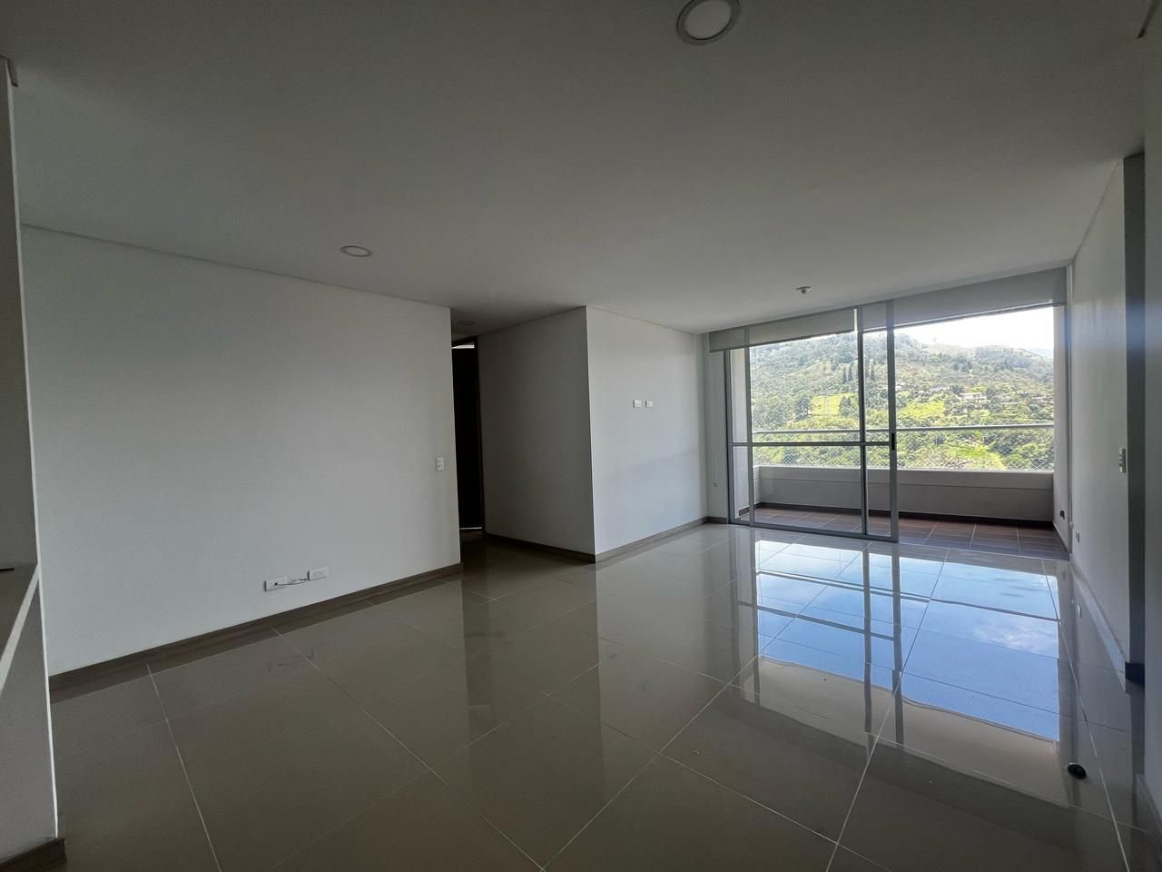 Apartamento en arriendo Antioquia Envigado El Salado 80 m2 Habitaciones 3 Baños 2 Garajes 1 Precio $3650000
