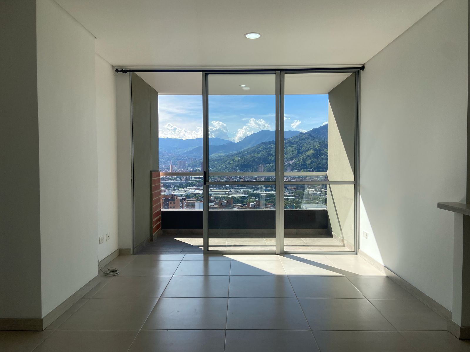 Apartamento en venta Antioquia Sabaneta Restrepo Naranjo 78 m2 Habitaciones 3 Baños 2 Garajes 1 Precio $595000000