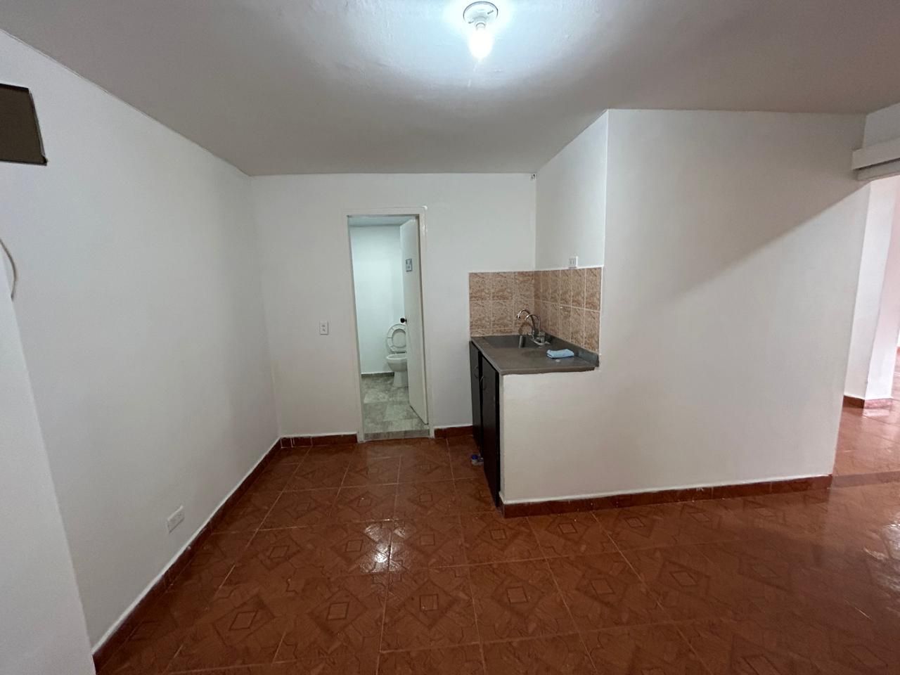 Local Comercial en arriendo o venta Antioquia Sabaneta Holanda 70 m2 Habitaciones 1 Baños 1 Garajes 0 Precio venta $710000000 Precio arriendo $5700000