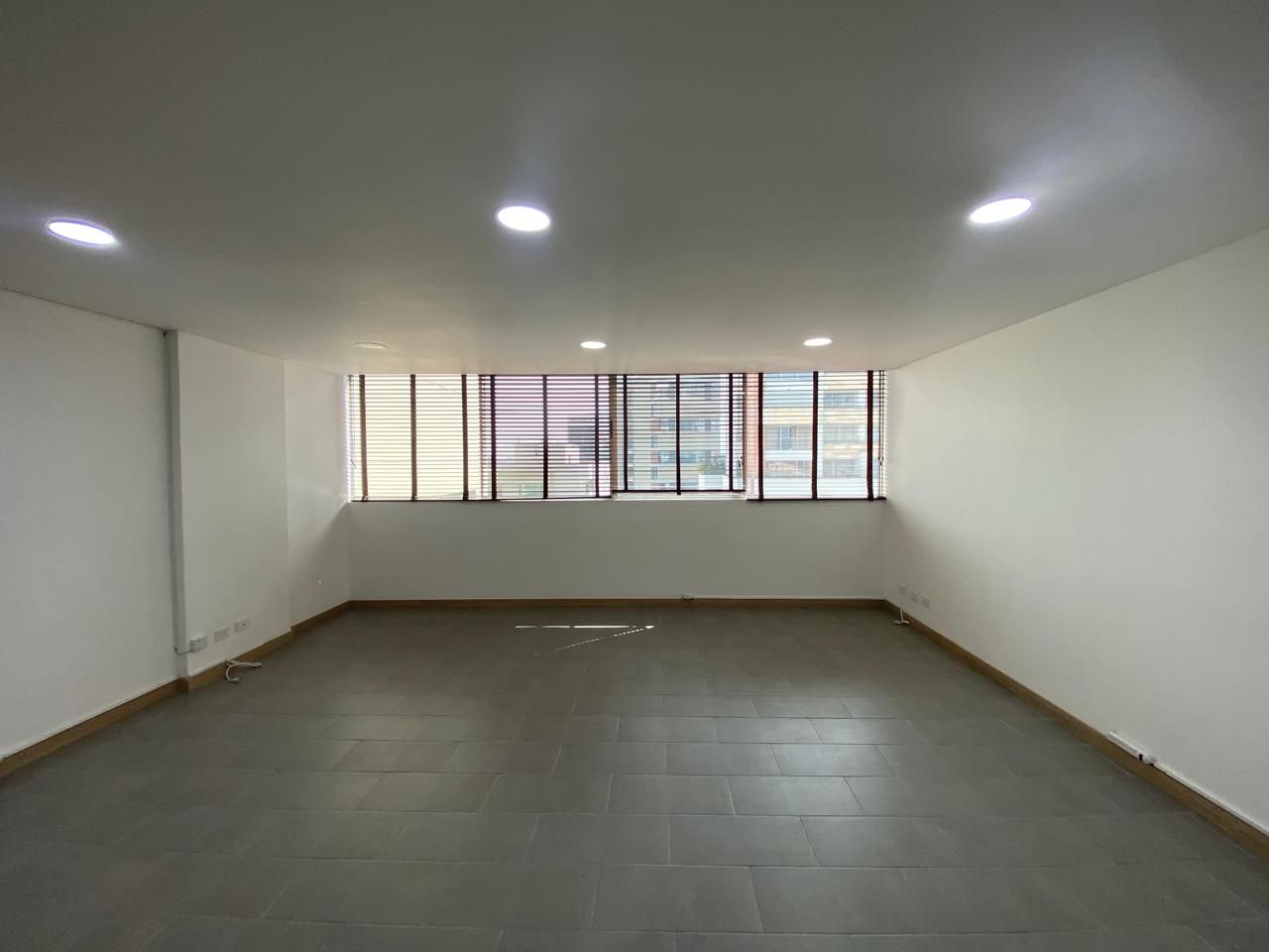 Oficina en arriendo Antioquia Medellín Naranjitos 53 m2 Habitaciones 0 Baños 1 Garajes 2 Precio $5000000